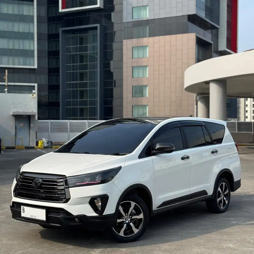 Innova Venturer 2021 AT