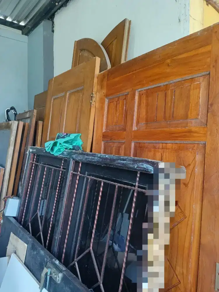 Dijual Cepat Pintu, jendela dan kusen kayu jati Alas