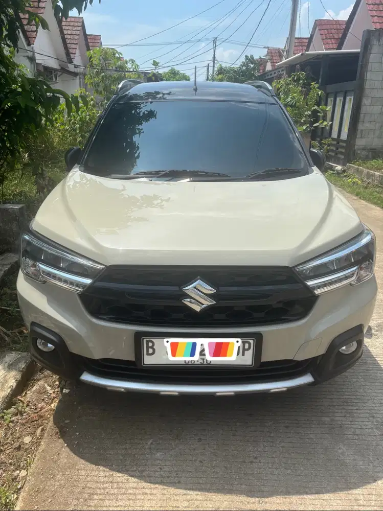 SUZUKI XL7 Alpha Hybrid Ivory Sei Tertinggi I
