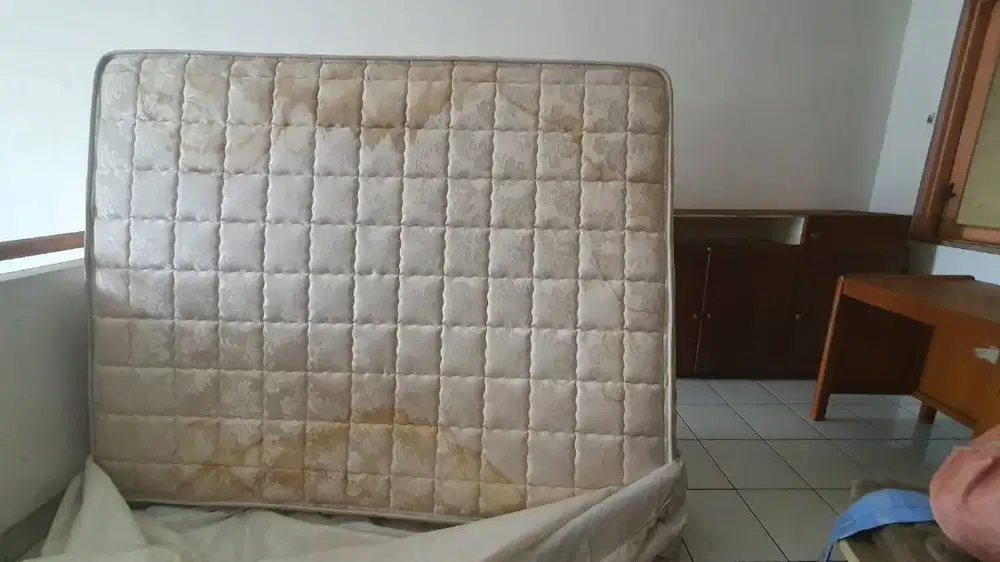 SPRINGBED QUEEN SIZE DIJUAL