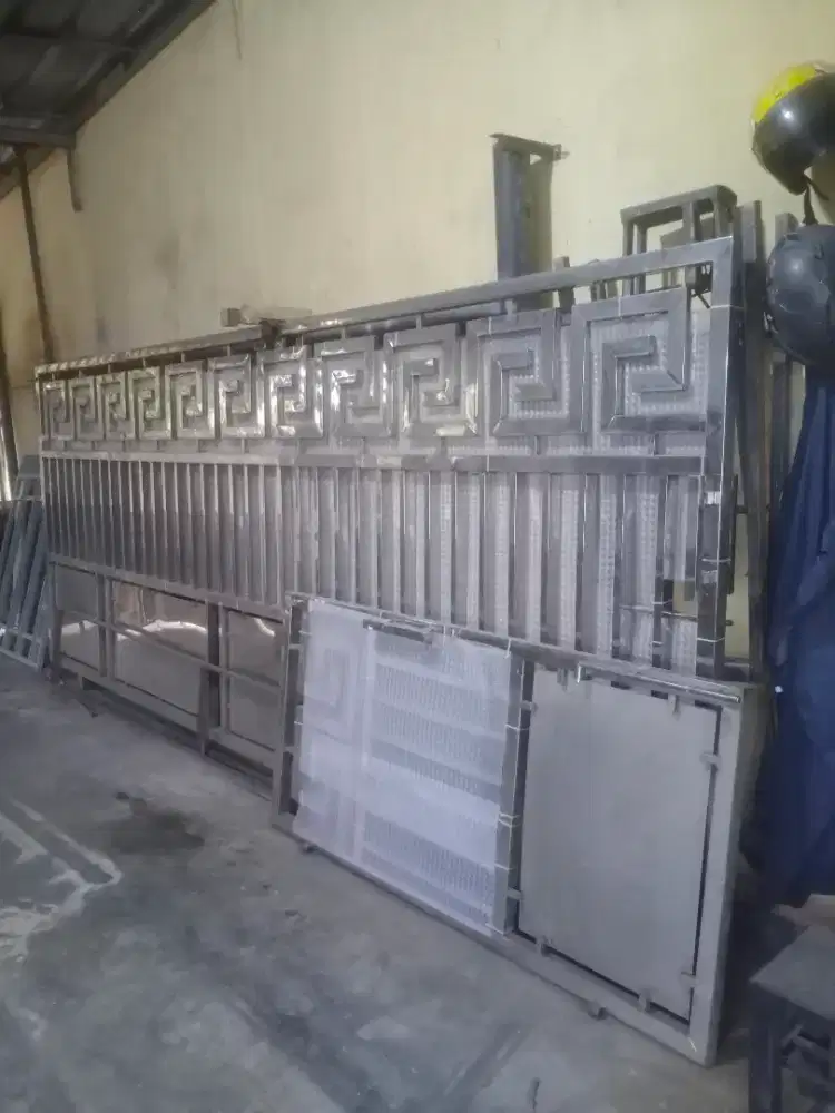 Pintu pagar gerbang bekas