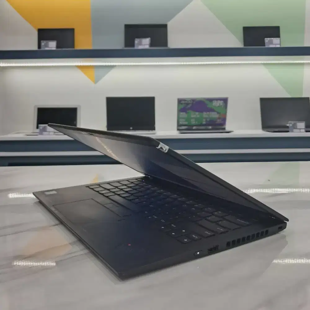 Lenovo 2in1 Touchscreen Core i7 Gen 8 Cocok Kerja dan Kuliah
