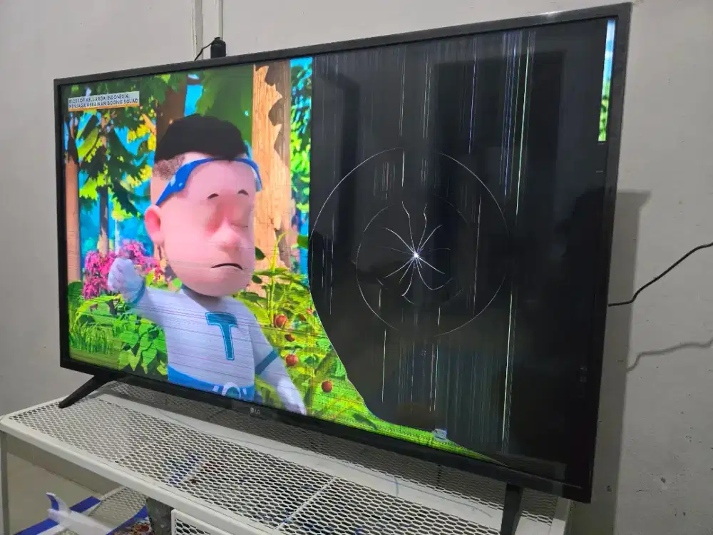 Dijual smart TV LG layar rusak