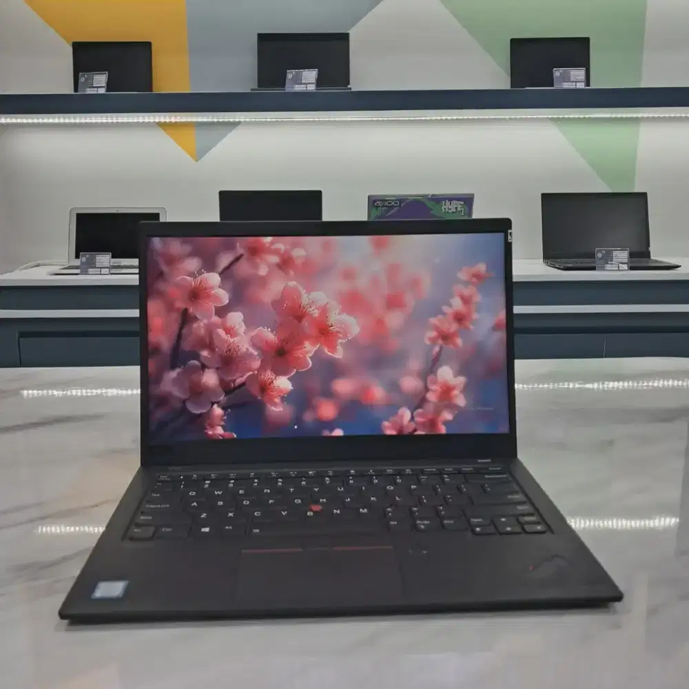 Lenovo LX108 Intel Core i7 Gen8 RAM Besar 16GB SSD Cepat