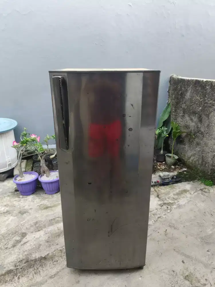 FREEZER 6 RAK MERK LG