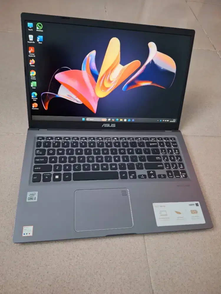 Bismillah di jual laptop asus vivobook core i3 siap pakai