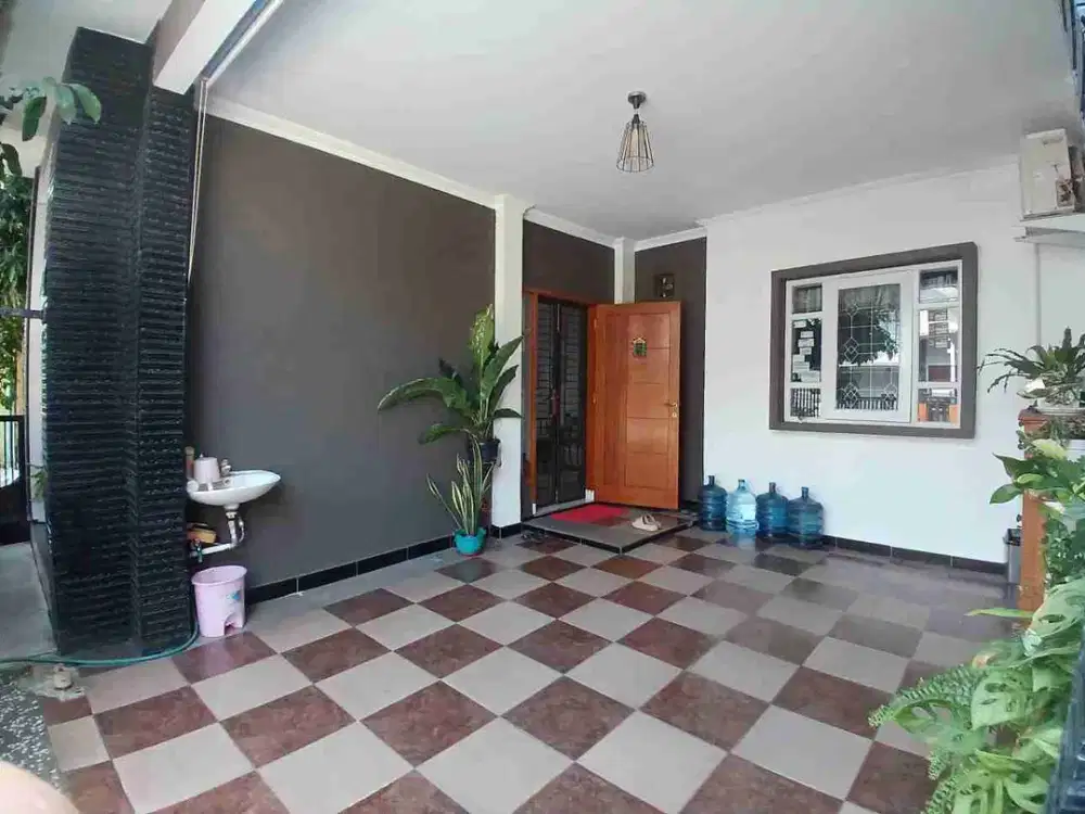 Rumah bagus 2 lantai siap huni di Duta Harapan dekat Summarecon  Bekasi