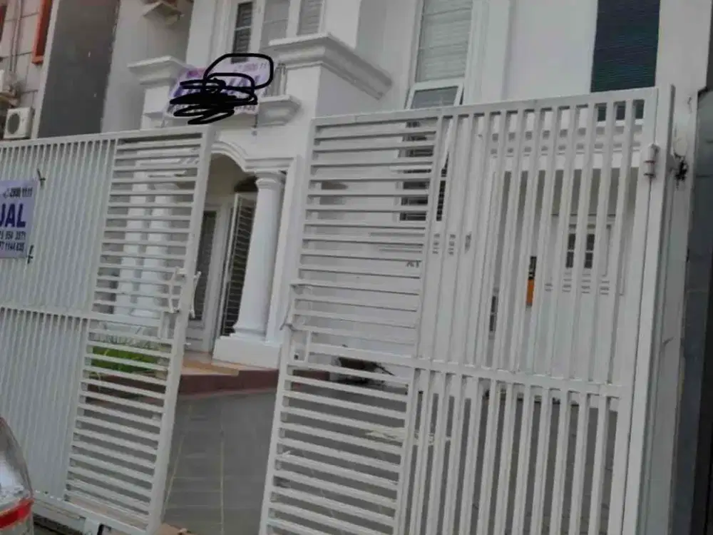 *PERUMAHAN BSD KOMPLEK* *PUSPITALOKA* 
*LUAS TANAH* 
*10 X 18 M*
*2 ,5 Lt*
*LUAS BANGUNAN* 
*200 M2*
*SHM*
*Perabotan Komplit* 
*Kitchen Set*
*Kamar Set*
*5 AC*
*3 kamar Tidur*
*2 kamar Mandi*
*1 kamar Tidur* *Pembantu*
*1 kamar Mandi* *Pembantu*
*Listrik