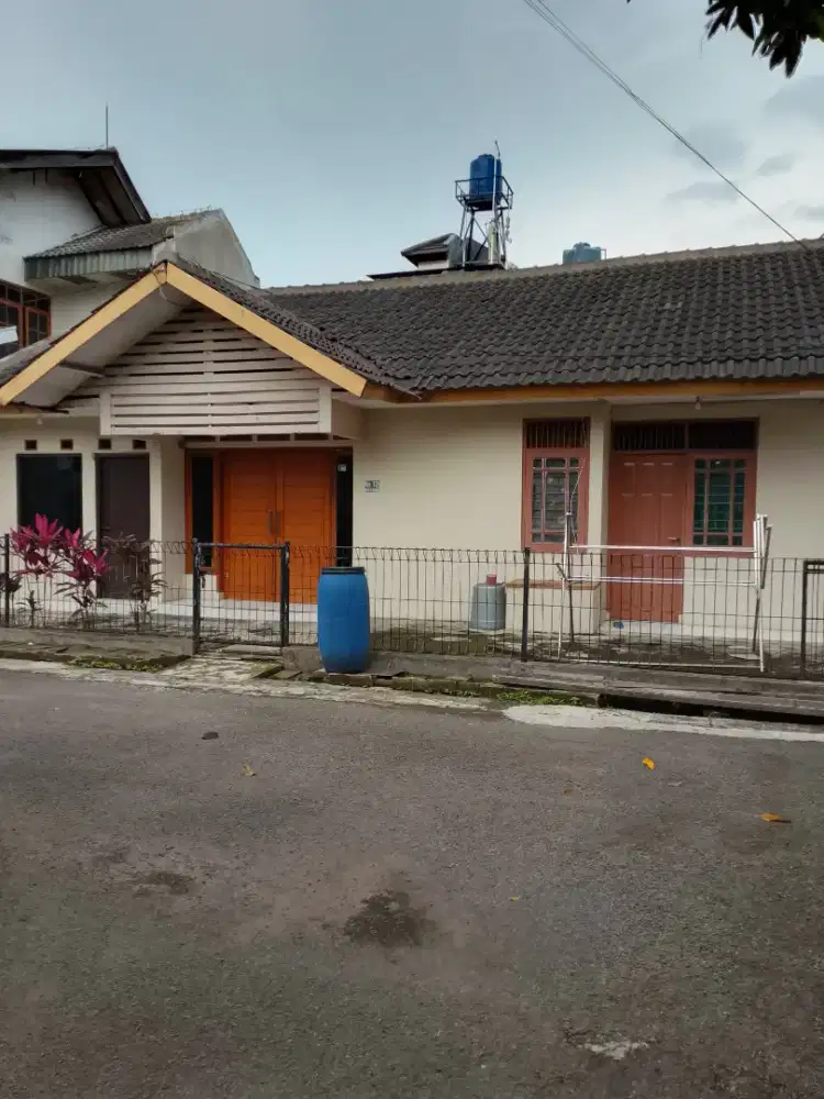 Dijual rumah komplek marhayai belakang Metro Indah Mall
