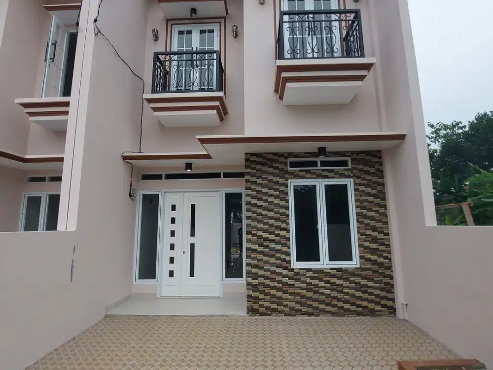 ijual Rumah 2 Lantai di Cibinong: 3 Kamar Tidur, 2 Kamar Mandi, SHM