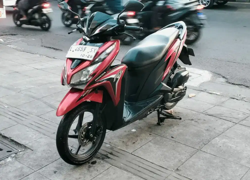 Vario 125 th 2014 warna putih scotlet Full pjk baru 04-2027