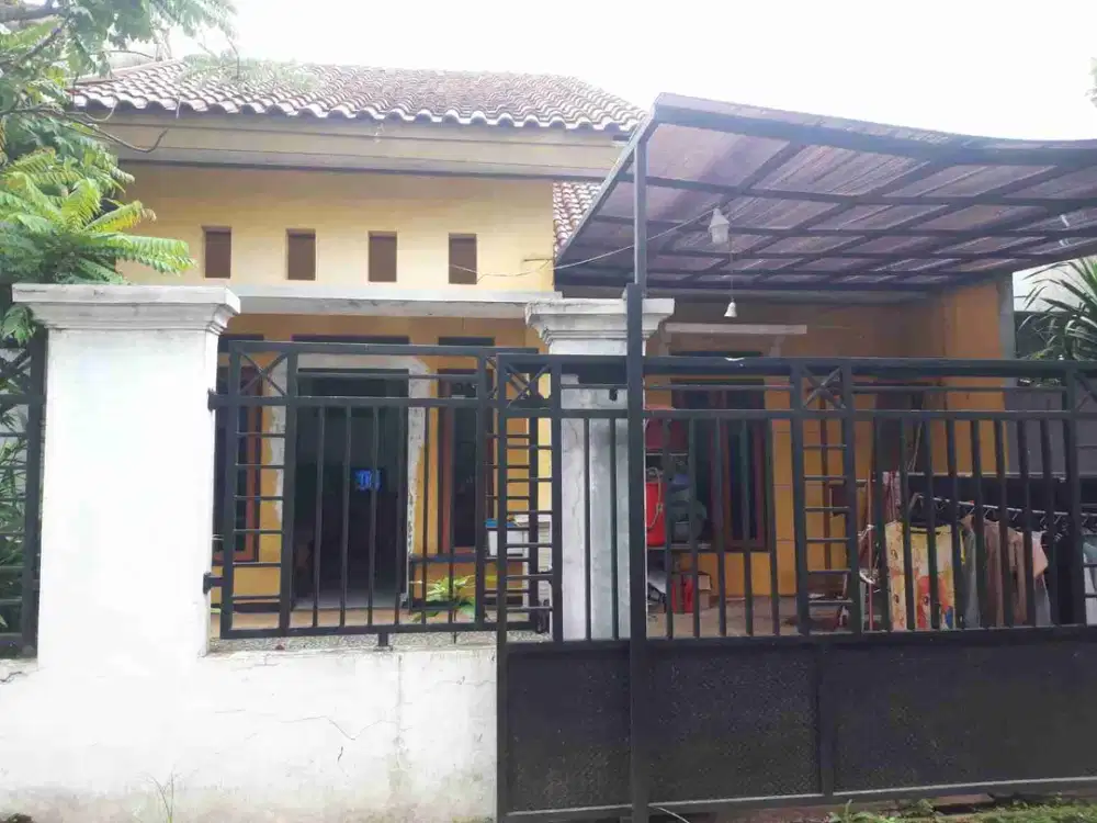Rumah Dekat Stasiun Cilebut