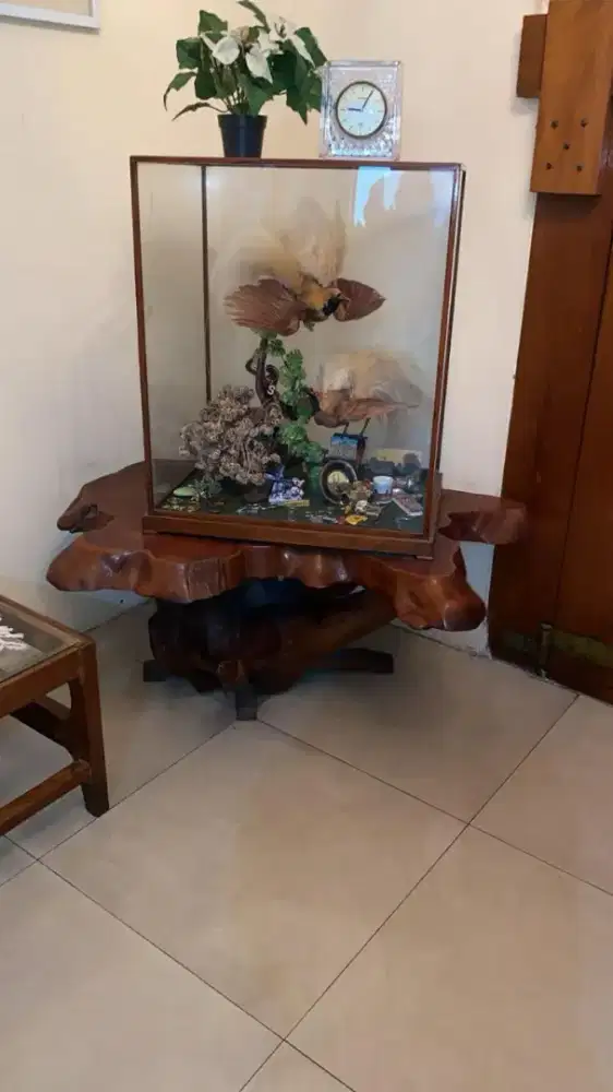 Pajangan dan Meja Jati