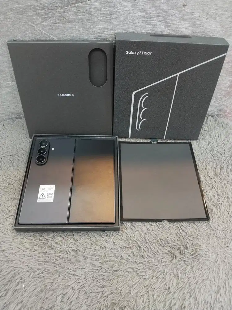 Second Samsung Zfold 7 1TB Jetblack Garansi SEIN Panjang Like New