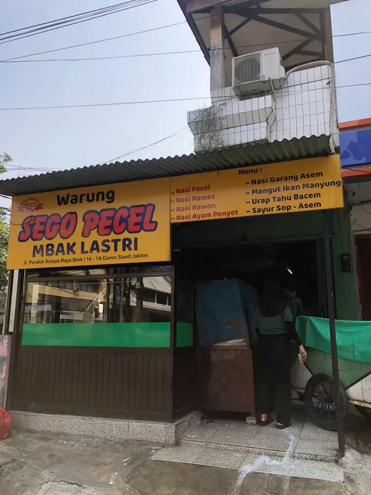 Dicari pelayan rumah makan