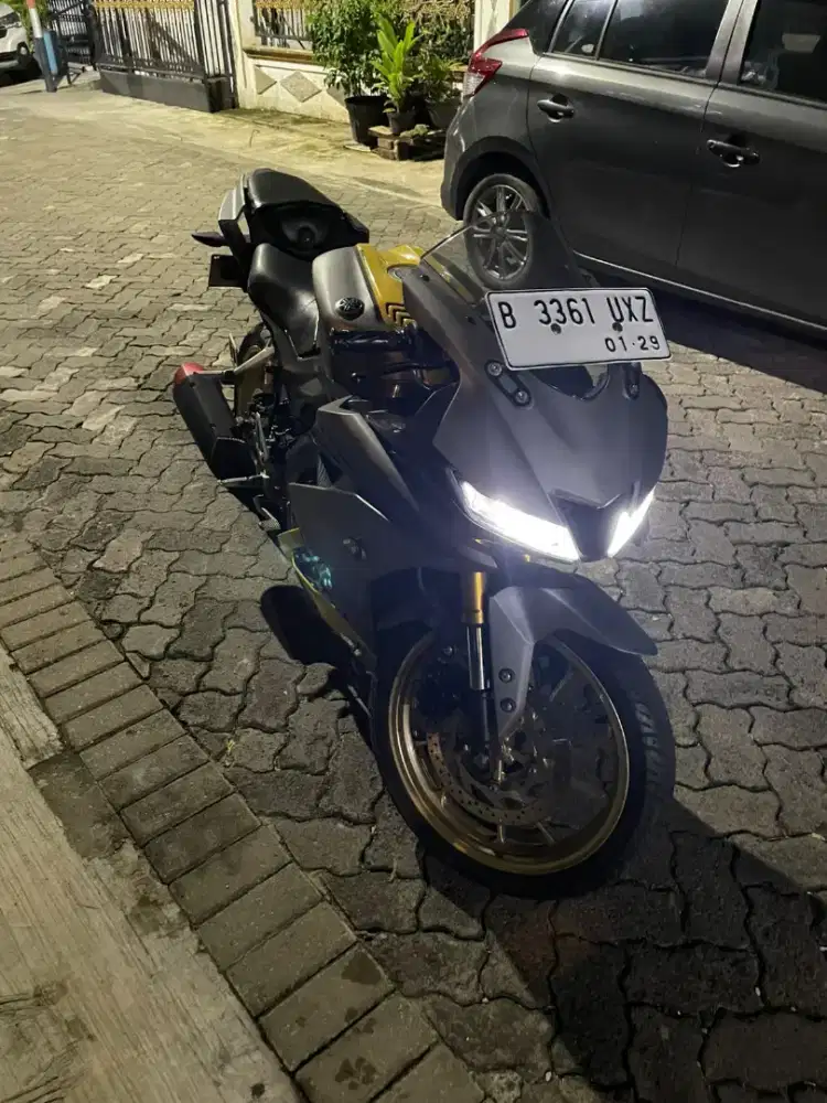 Motor yamaha R15