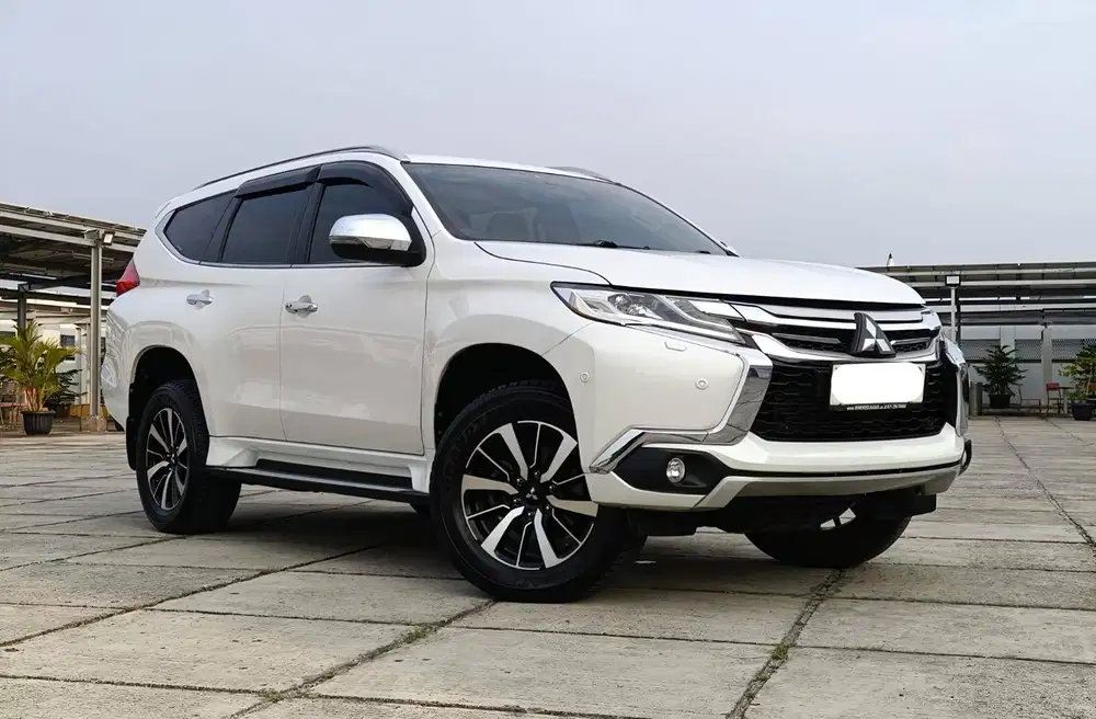 (TDP 30JT) MITSUBISHI PAJERO DAKAR ULTIMATE 4X2 2017 PUTIH ! RECORD !