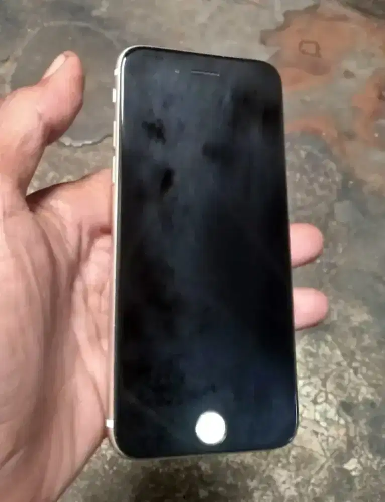 Iphone 6s    4/64