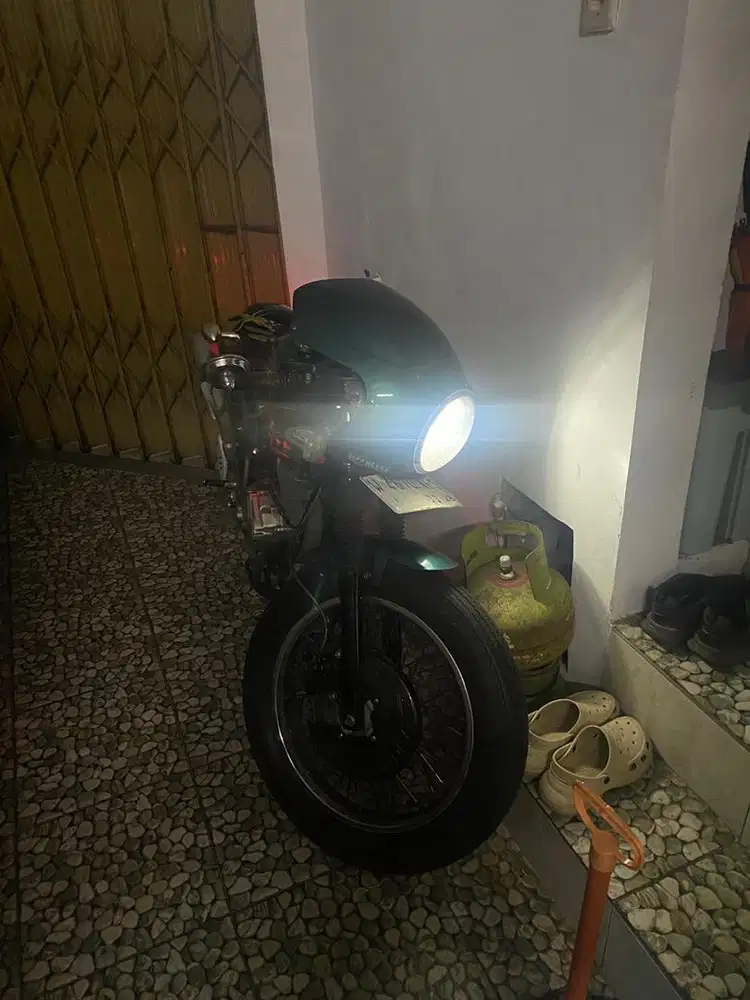 Tiger custom caferacer