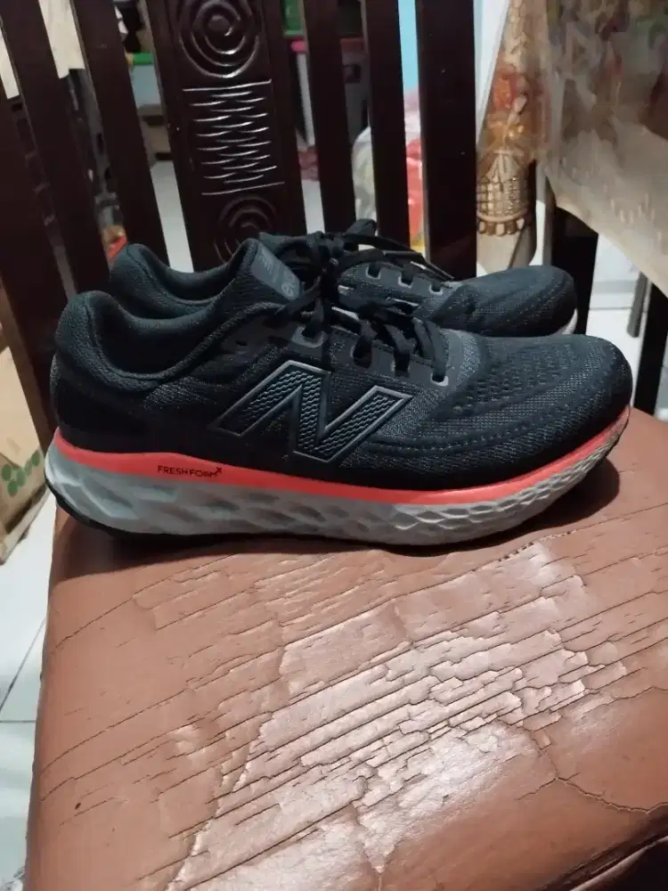 Sepatu Running New Balance MEVOZRU4