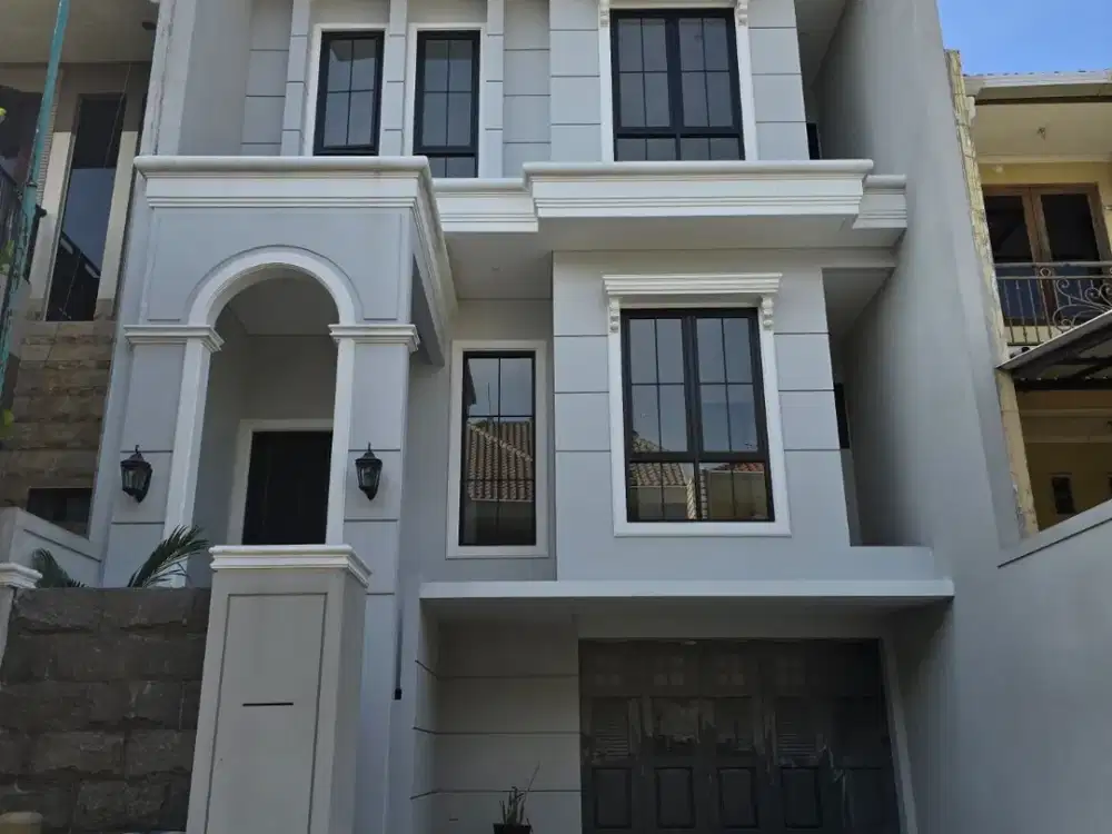 DiJual Rumah Baru 3 Lantai Di Perumahan Elit Graha Famili Dekat Kampus Unesa Kawasan Citraland Surabaya