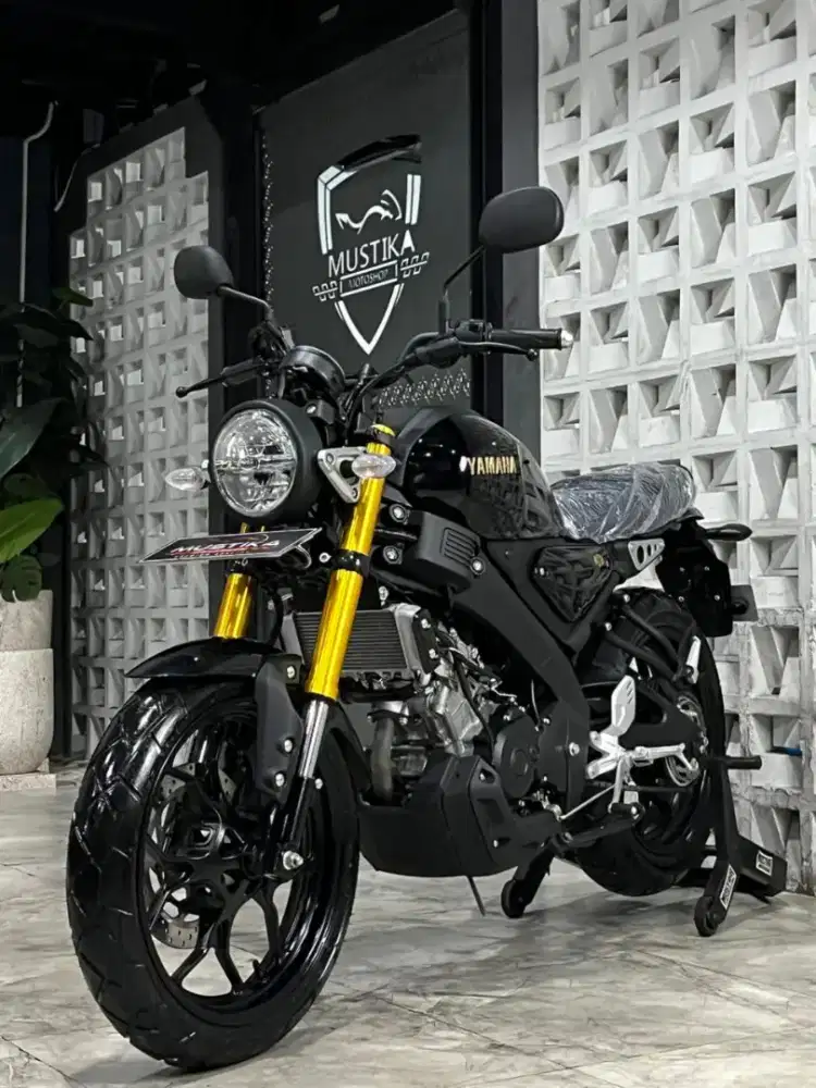 KM 900 perak‼️XSR 155 2024 Black Glossy. DANNY Mustika Motor Sulfat