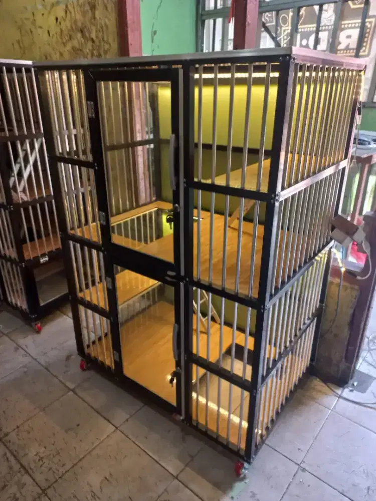 Kandang Kucing 2 Pintu Tingkat Hitam Alumunium