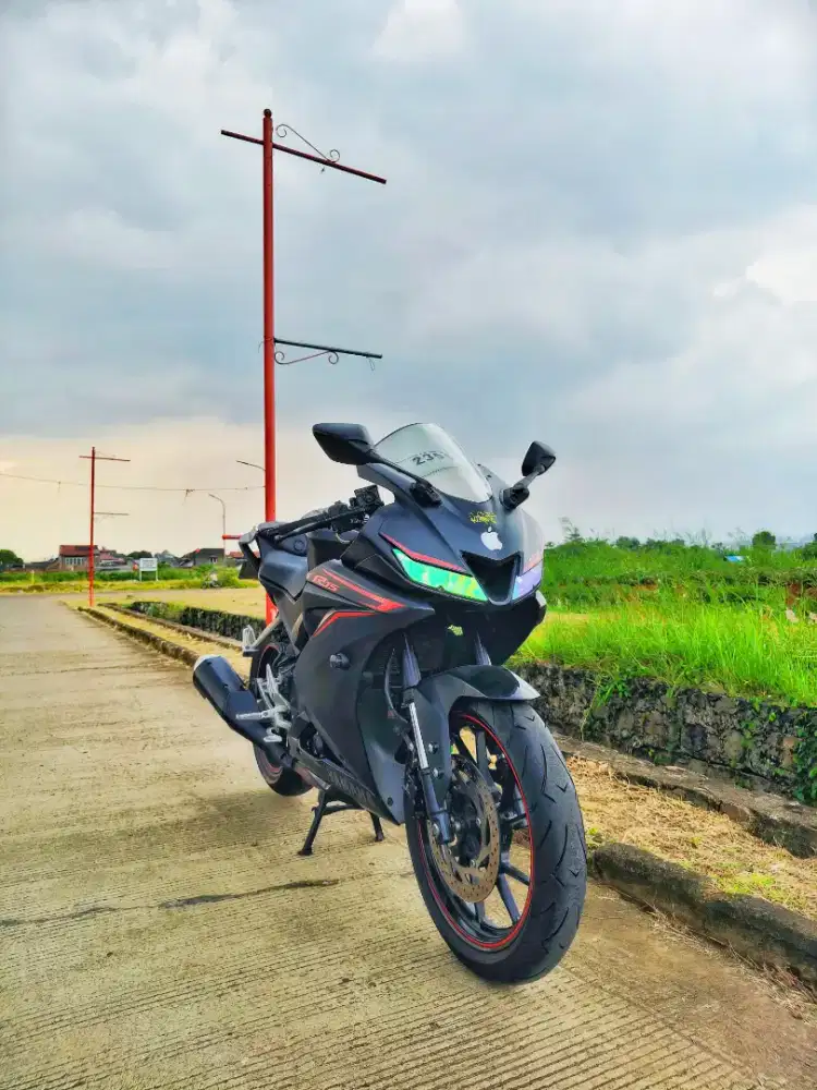 Motor Yamaha R15 V3