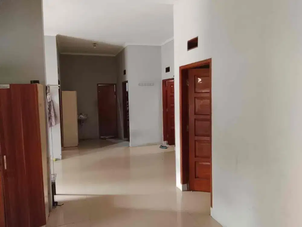 Disewakan Rumah Permata Buah Batu 1 seberang Telkom Univ.
LT 133m²
LB 110m²
KT 4
KM 2
Air sible
Listrik 2200
Sewa 62jt/thn
Deposit 10% mn
