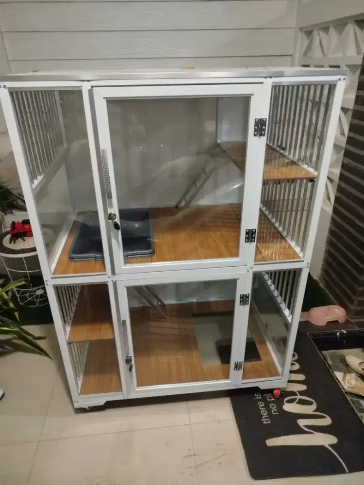 Kandang Kucing Putih Full Kaca 2 Pintu Tingkat