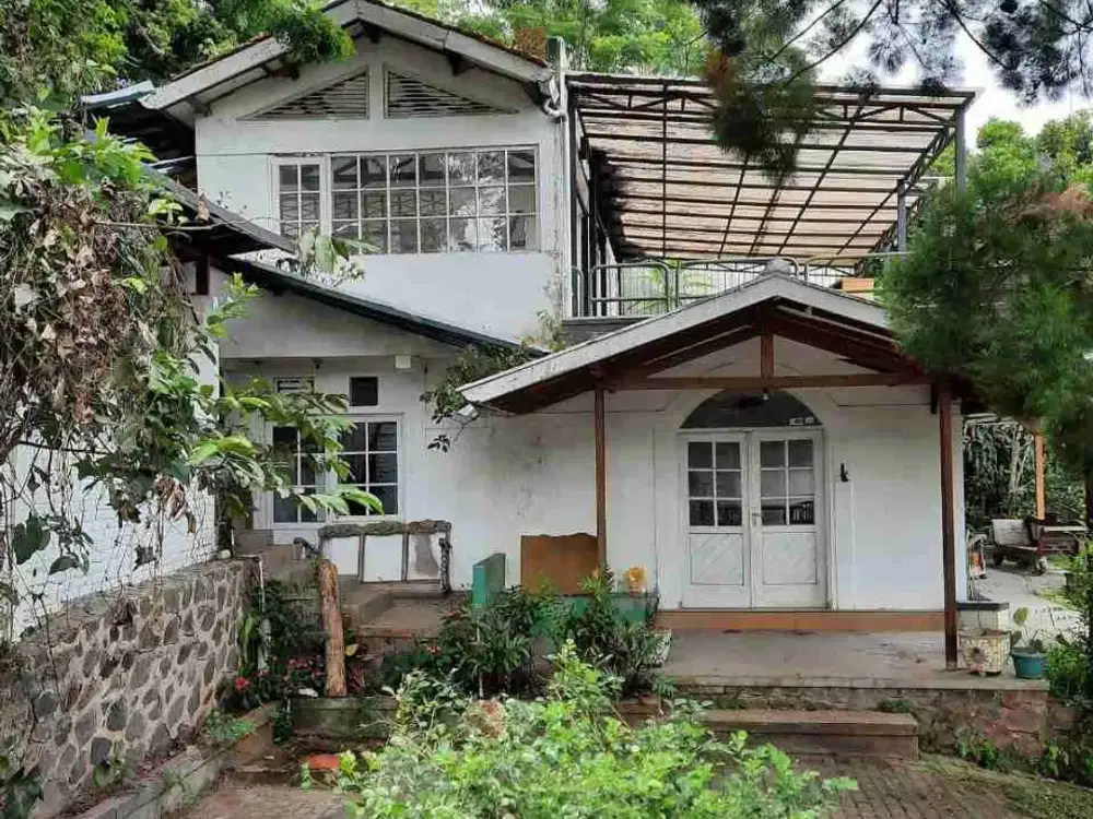 rumah dengan halaman dago
