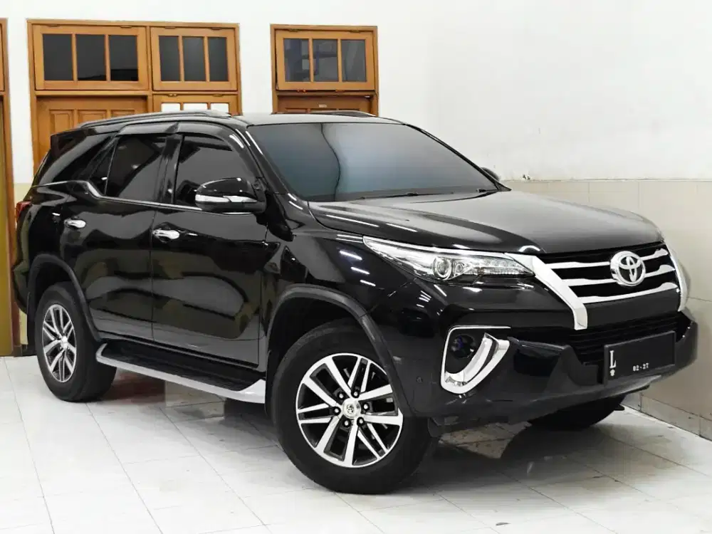 Euro2 Solar Fortuner 2017 VRZ Diesel Automatic 2.4 AT Hitam L Ori 2018