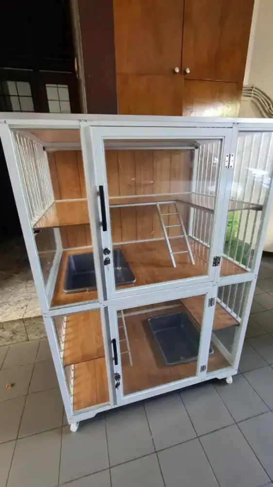 Kandang Kucing Leter U Alumunium Putih Full kaca