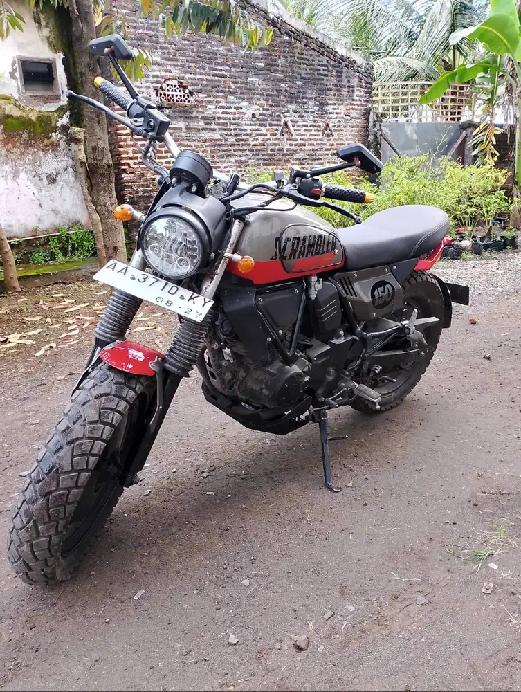 Motor custom basic Yamaha Byson