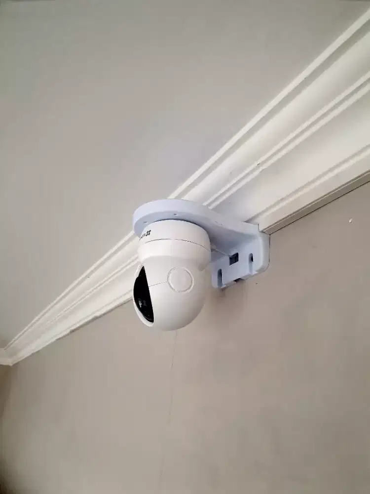 Cctv wireless ezviz jernih bisa gerak rotasi