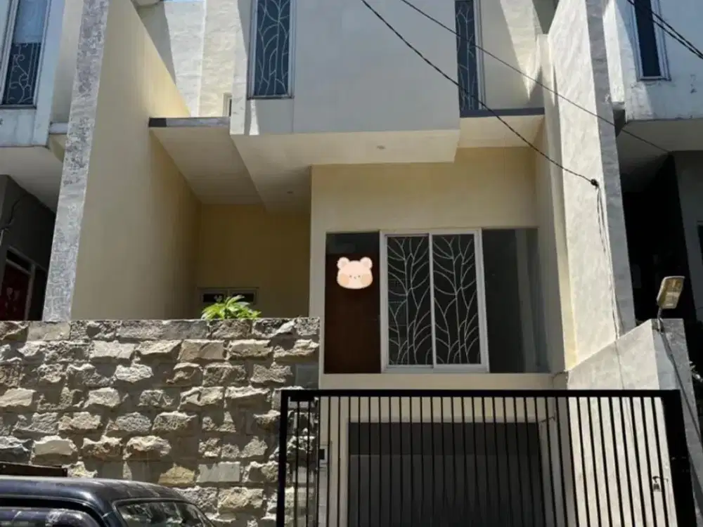 Disewakan Rumah 2 Lantai di Semolowaru Surabaya Hanya 45Jt/th