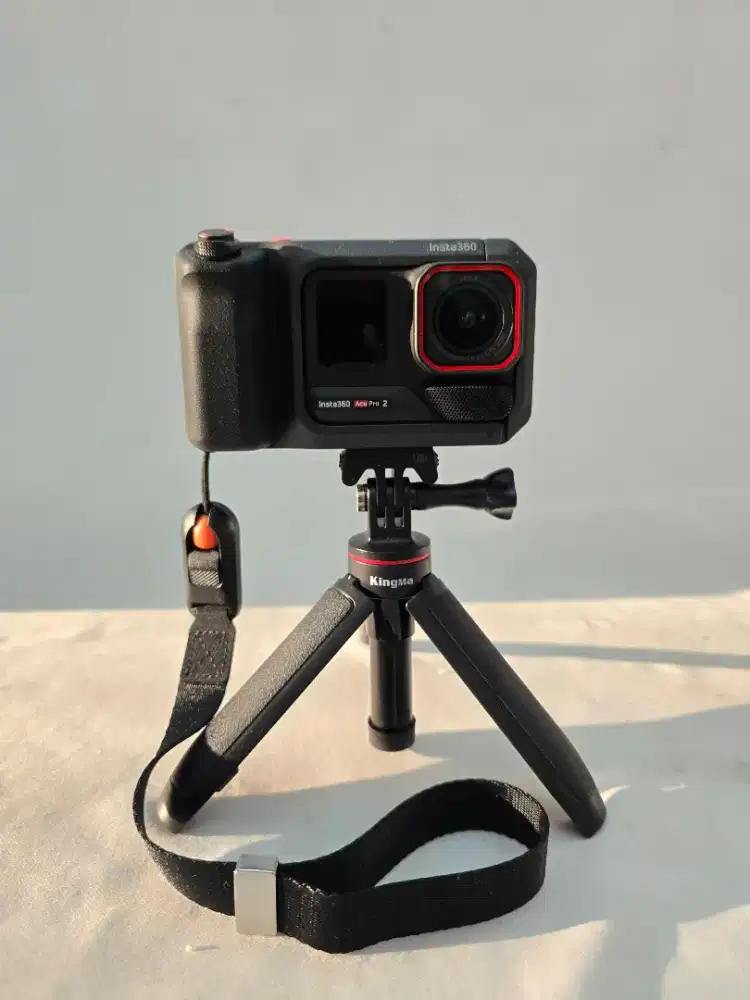 Insta360 AcePro 2+Xplorer Grip Pro Kit+SanDisk Extreme 256GB Surabaya