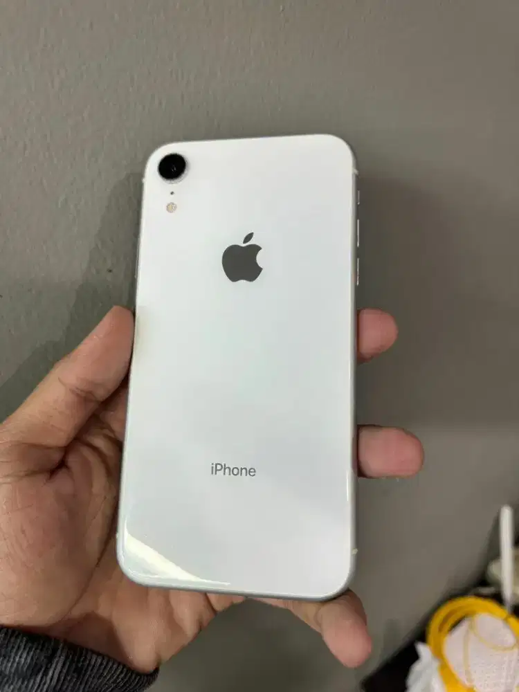 iPhone XR Nominus semua operator