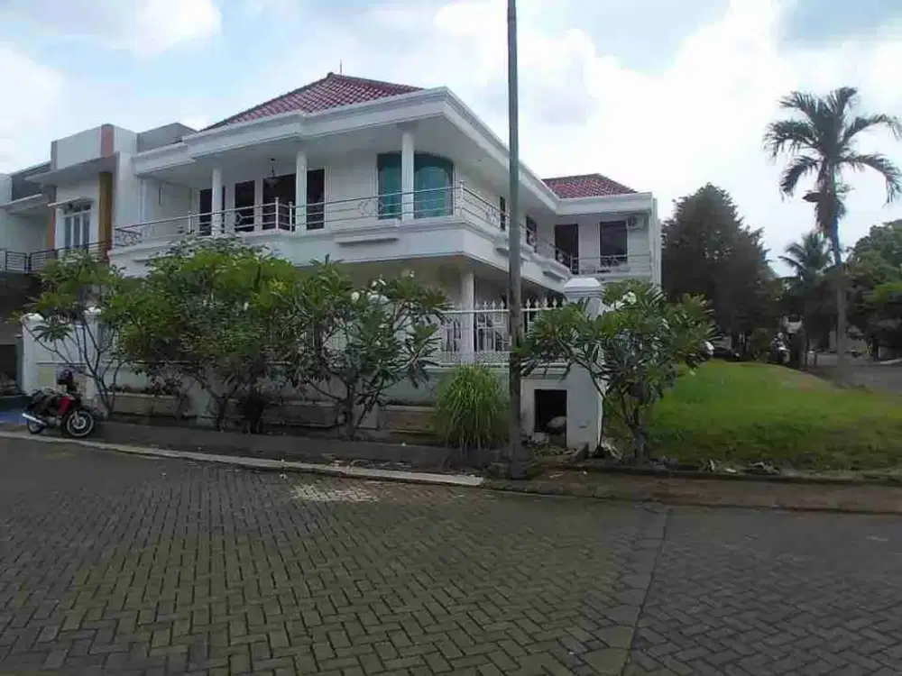 Dijual cepat rumah megah hook di raffles hills lokasi strategis dicibubur dekat Tol Cimanggis
