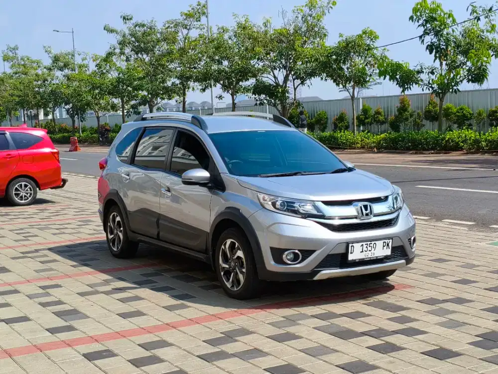 Dp 15jt - Honda BRV E Manual 2018 warna silver