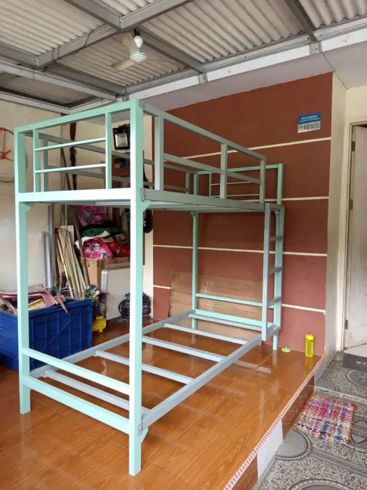 Tempat tidur / Ranjang tidur