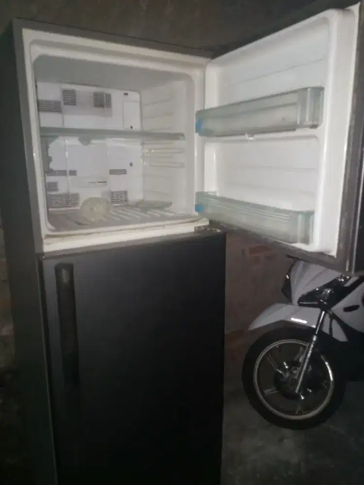 Kulkas 2 pintu sharp