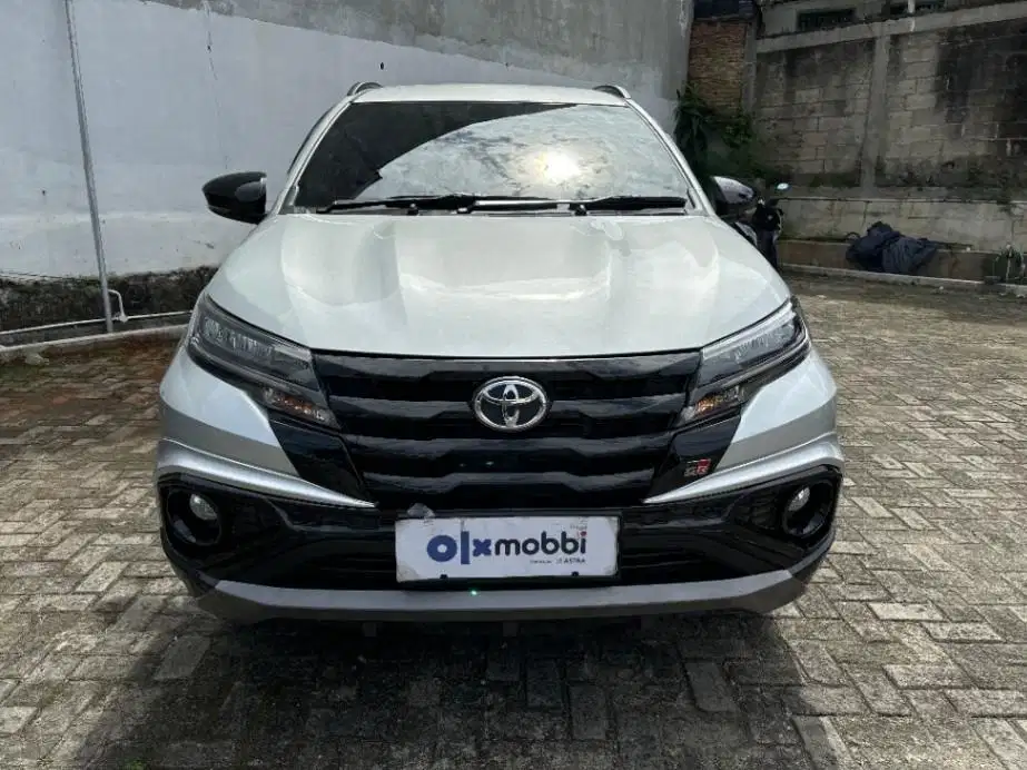 DP MURAH Toyota Rush 1.5 GR Sport Bensin-AT 2024 Silver CFBXF