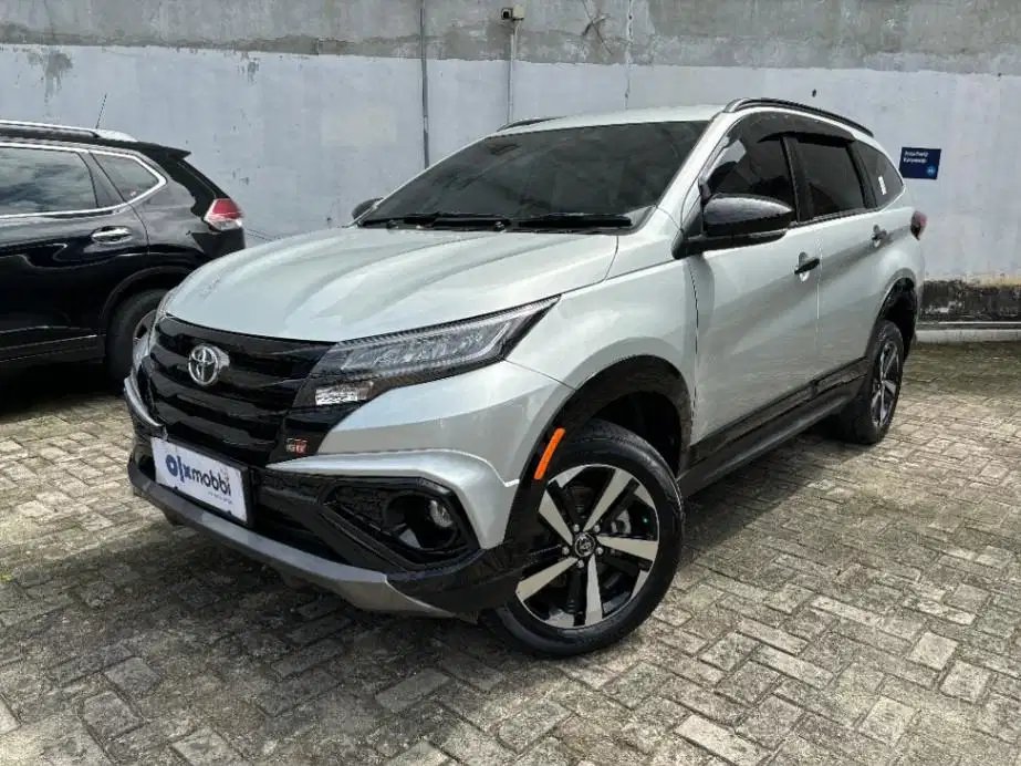 DP MURAH Toyota Rush 1.5 GR Sport Bensin-AT 2024 Silver CFBXF