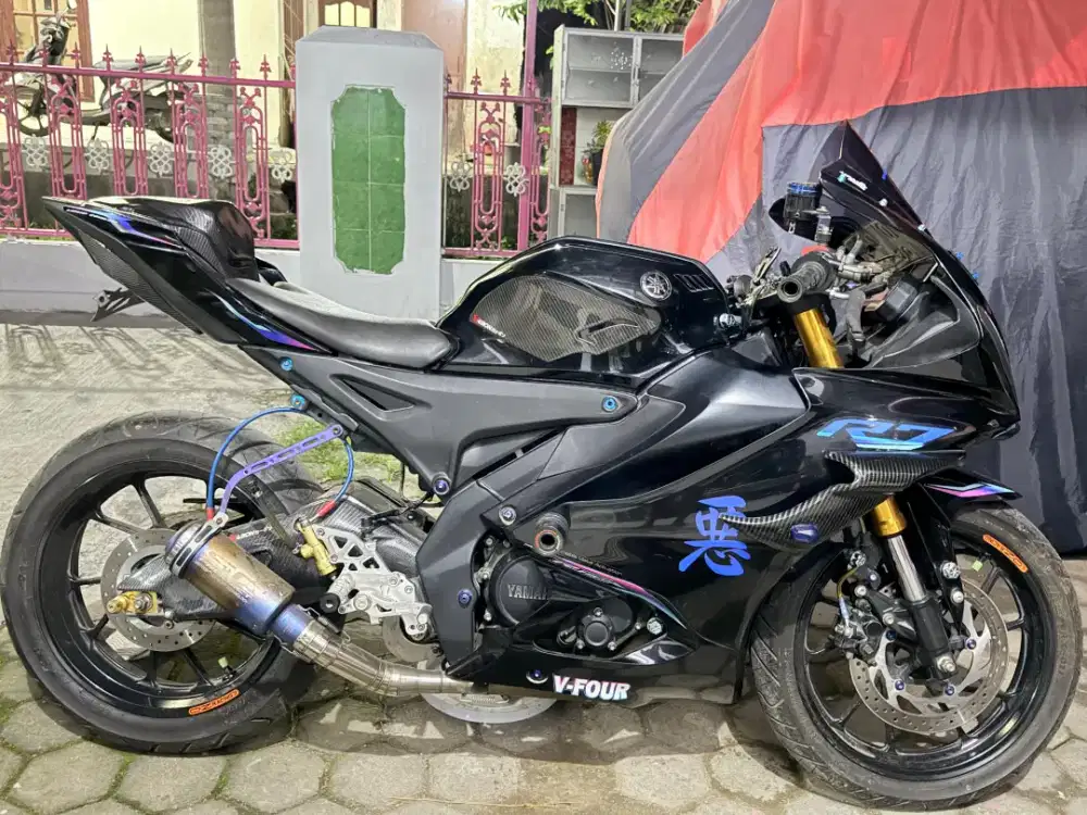 Yamaha R15 v4 2022