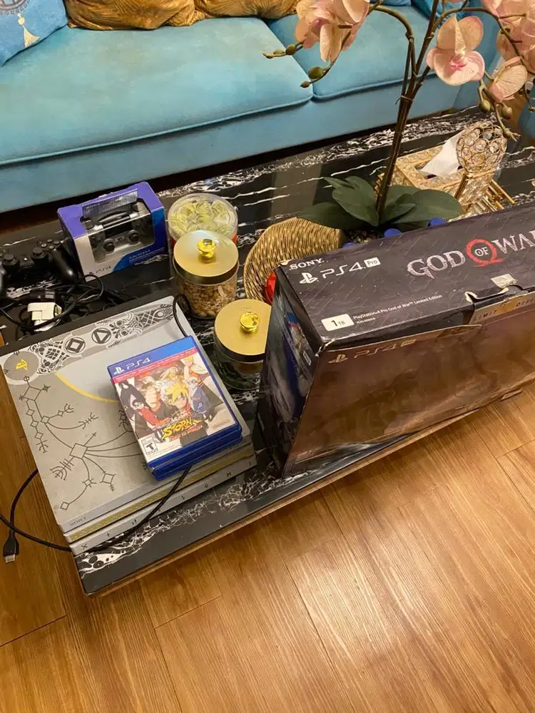 PS 4 Pro 1 Tb edisi God war lomited
