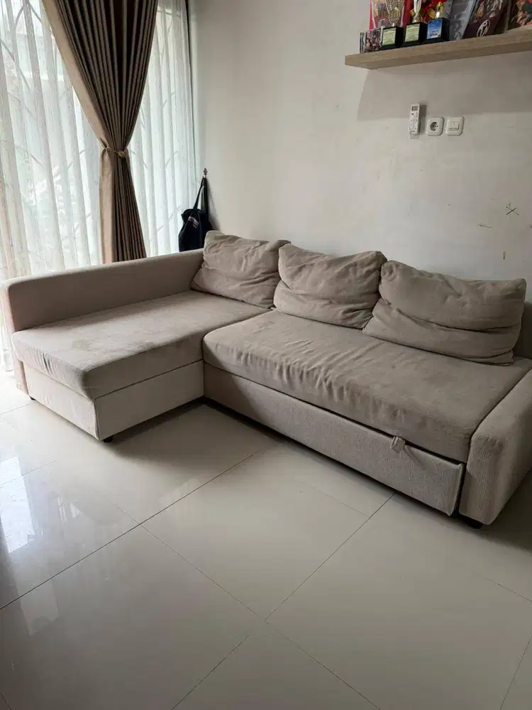 IKEA Sofa Bed FRIHETEN Termasuk Penyimpanan