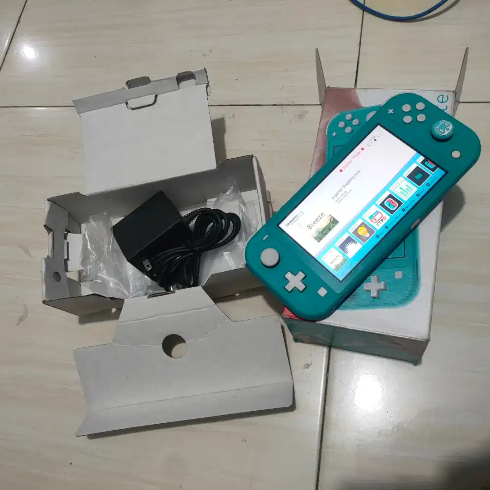 Nintendo Switch Lite C-FW 256GB Layar Innolux