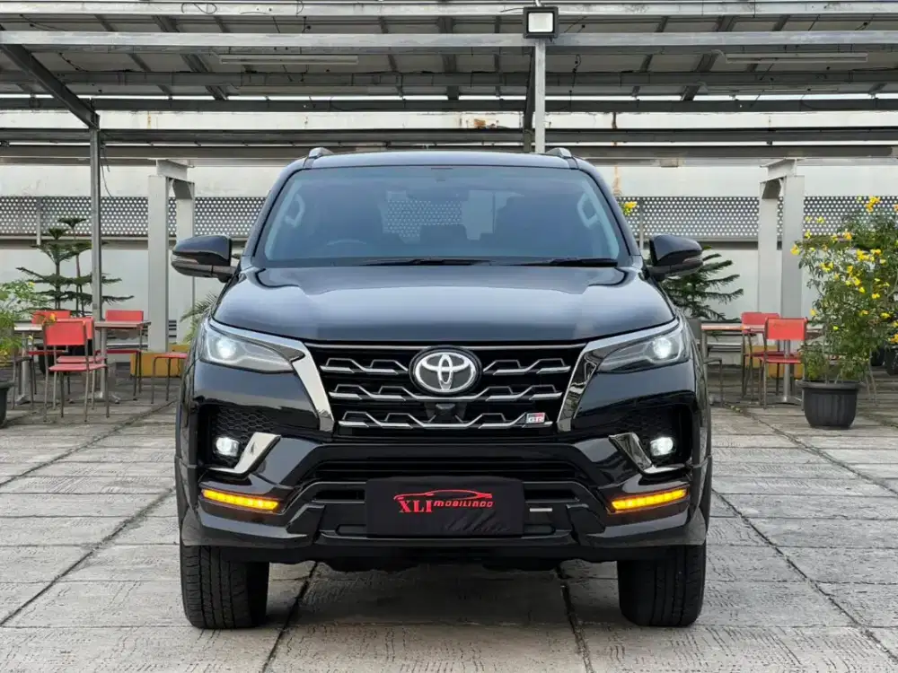 TOYOTA FORTUNER VRZ GR 2.8 2024 . KM 20RB