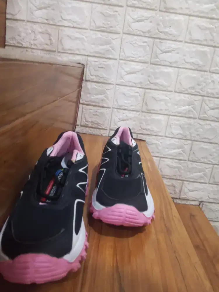 Sepatu wanita size 39 Insol 25,5